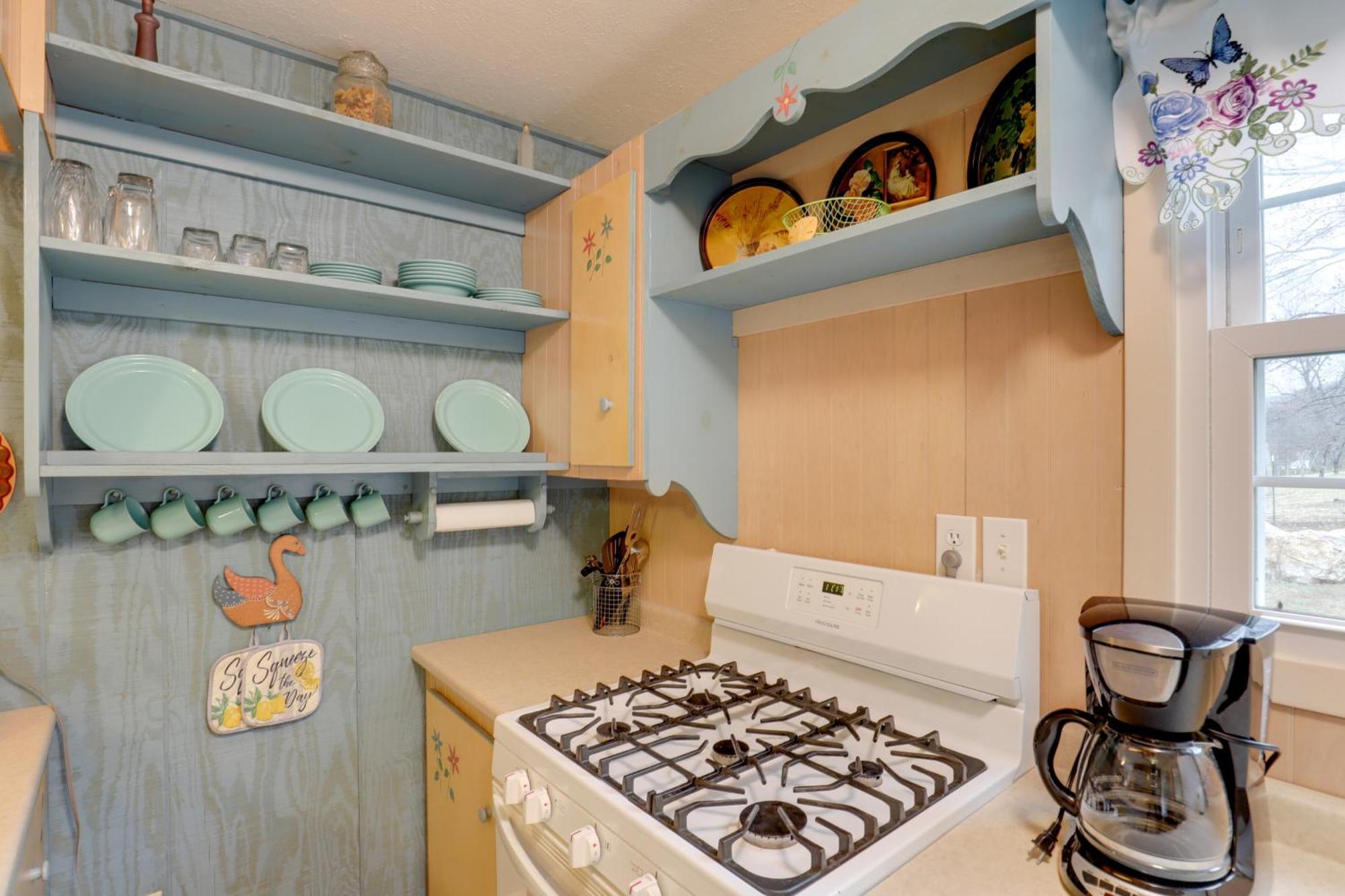 Riverfront Hot Springs Cabin With Private Hot Tub! エクステリア 写真