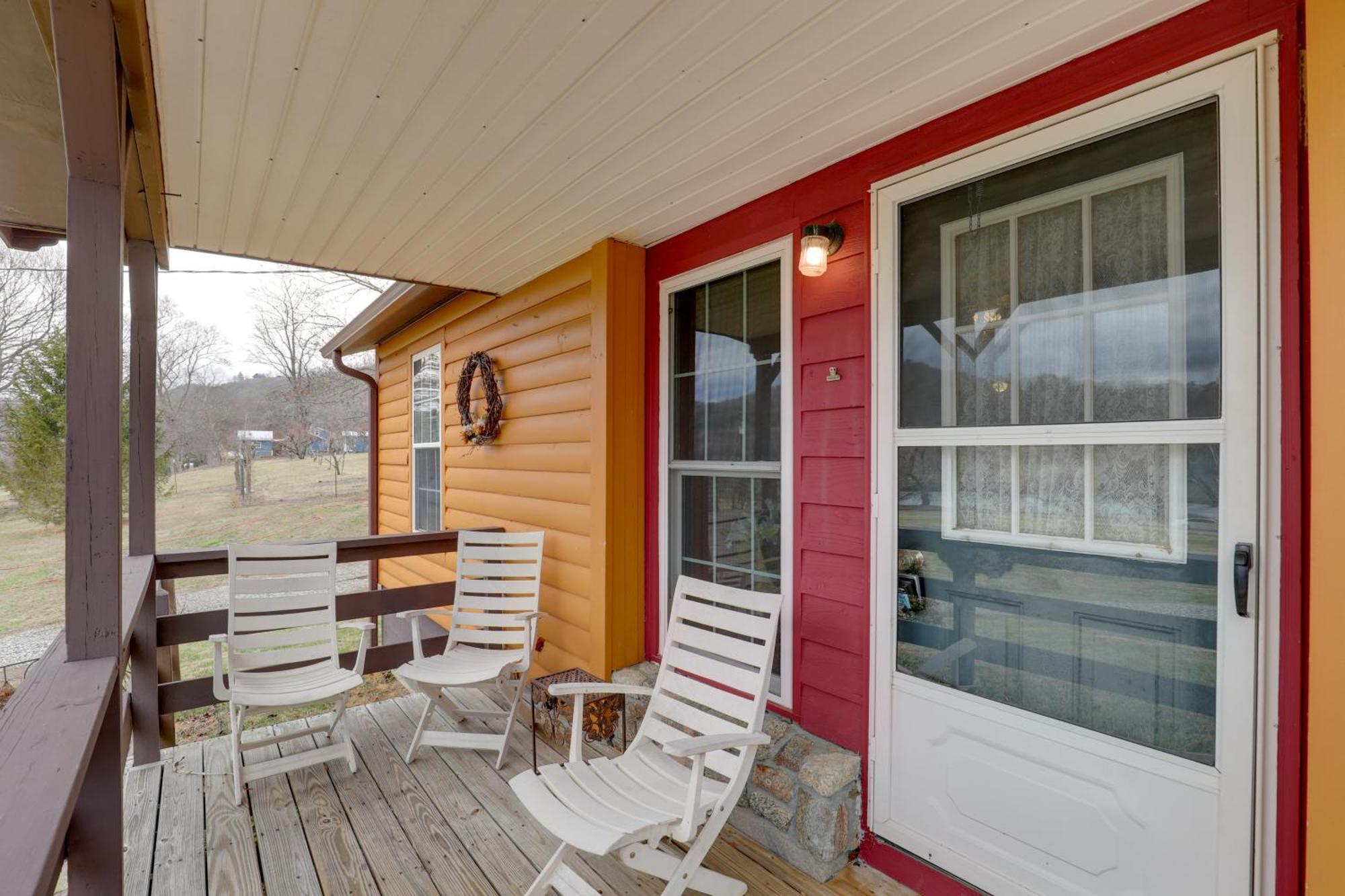 Riverfront Hot Springs Cabin With Private Hot Tub! エクステリア 写真